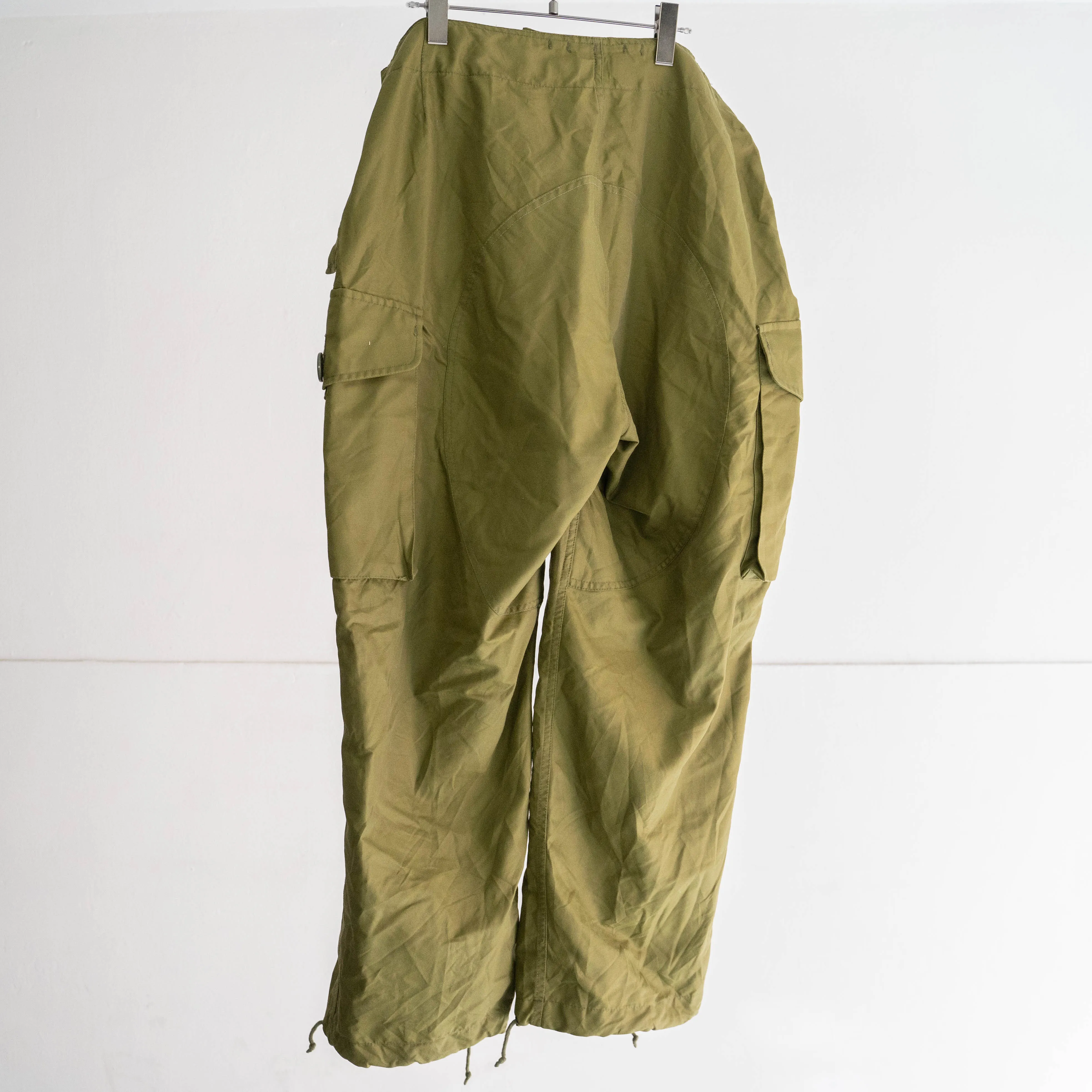 1980s Canadian military windproof over cargo pants