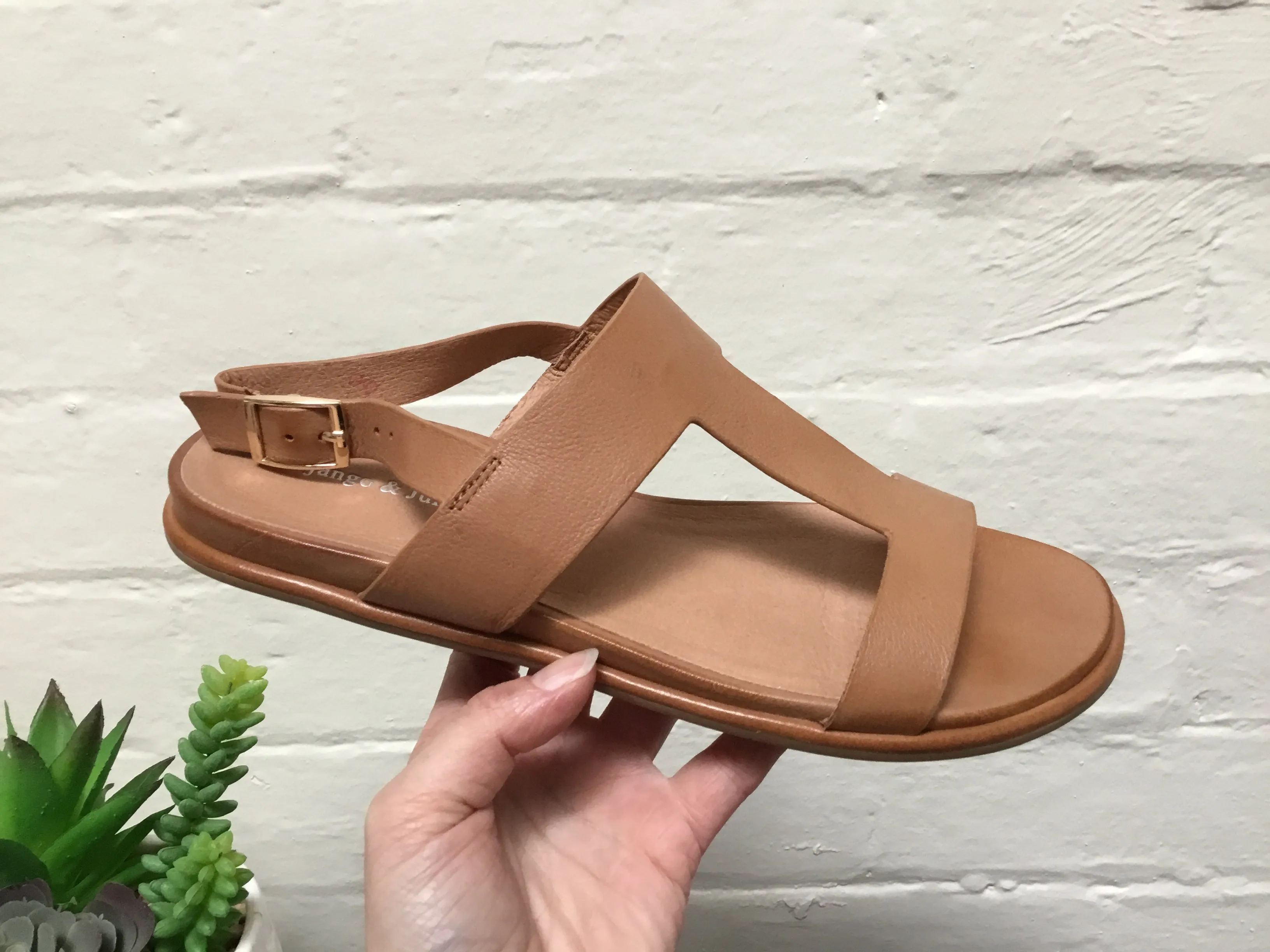 Django & Juliette Bevert Tan Sandal