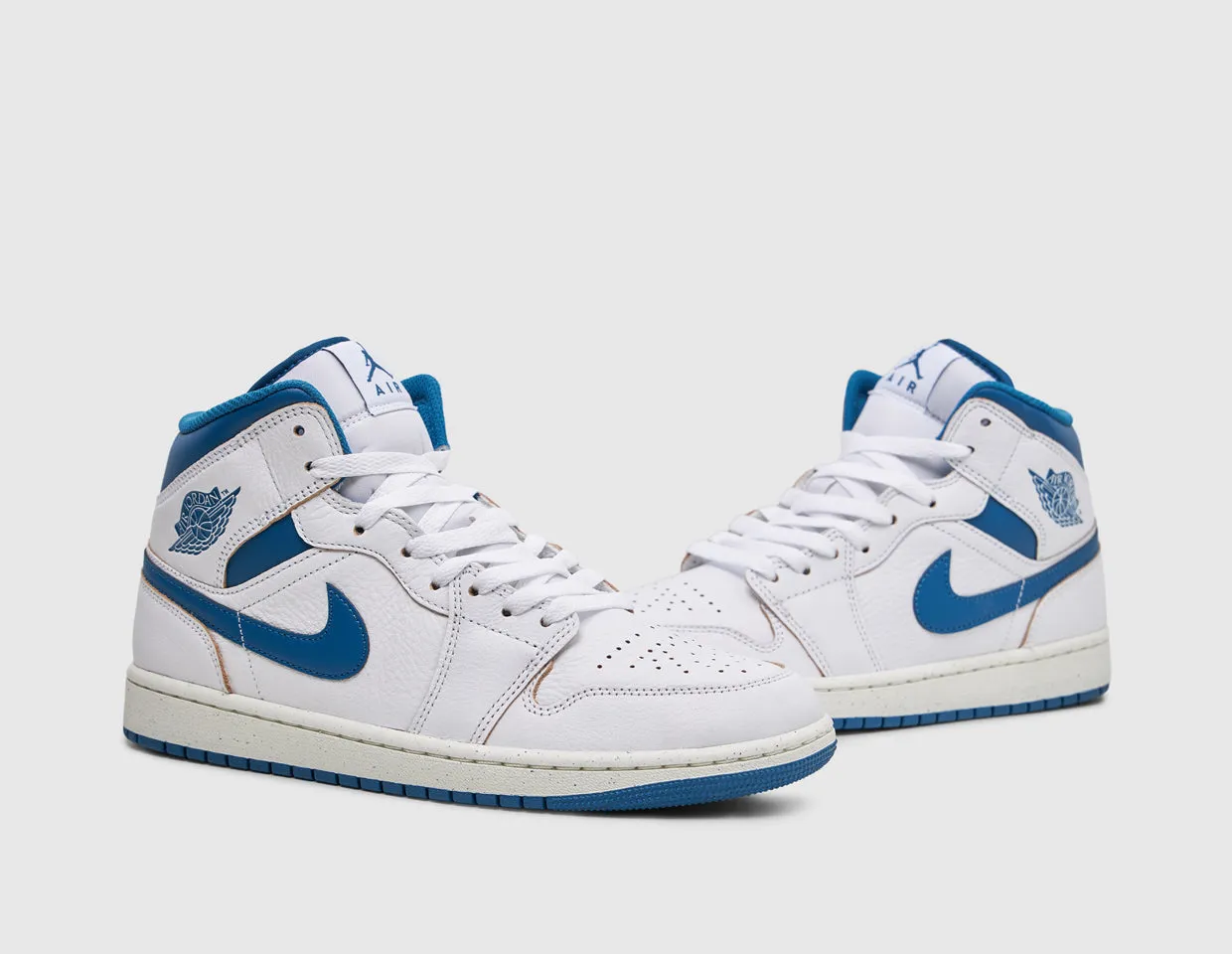 Jordan 1 Mid SE White / Industrial Blue - Sail